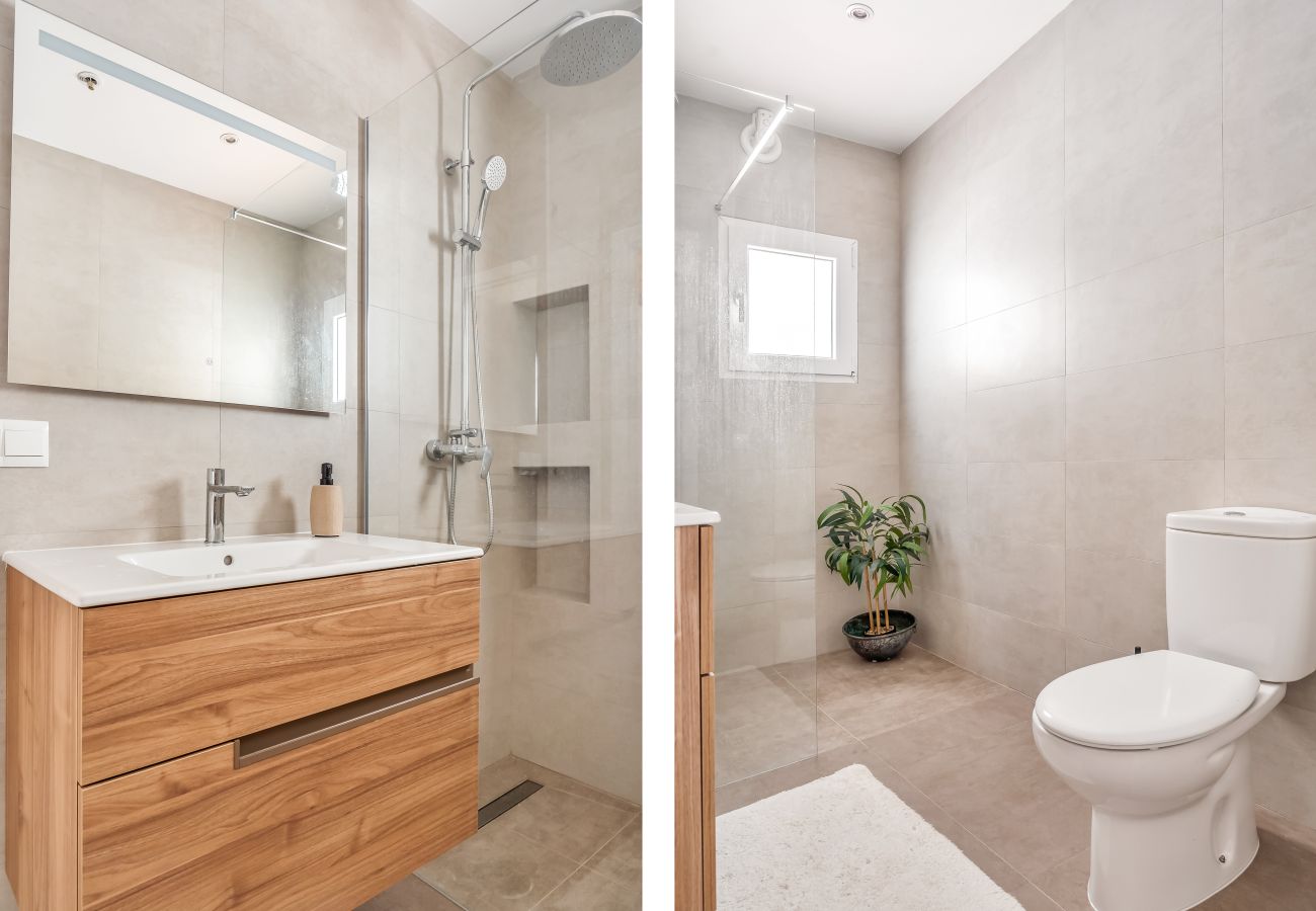 Radhus i Nerja - Soligt townhouse med terrass i Nerja